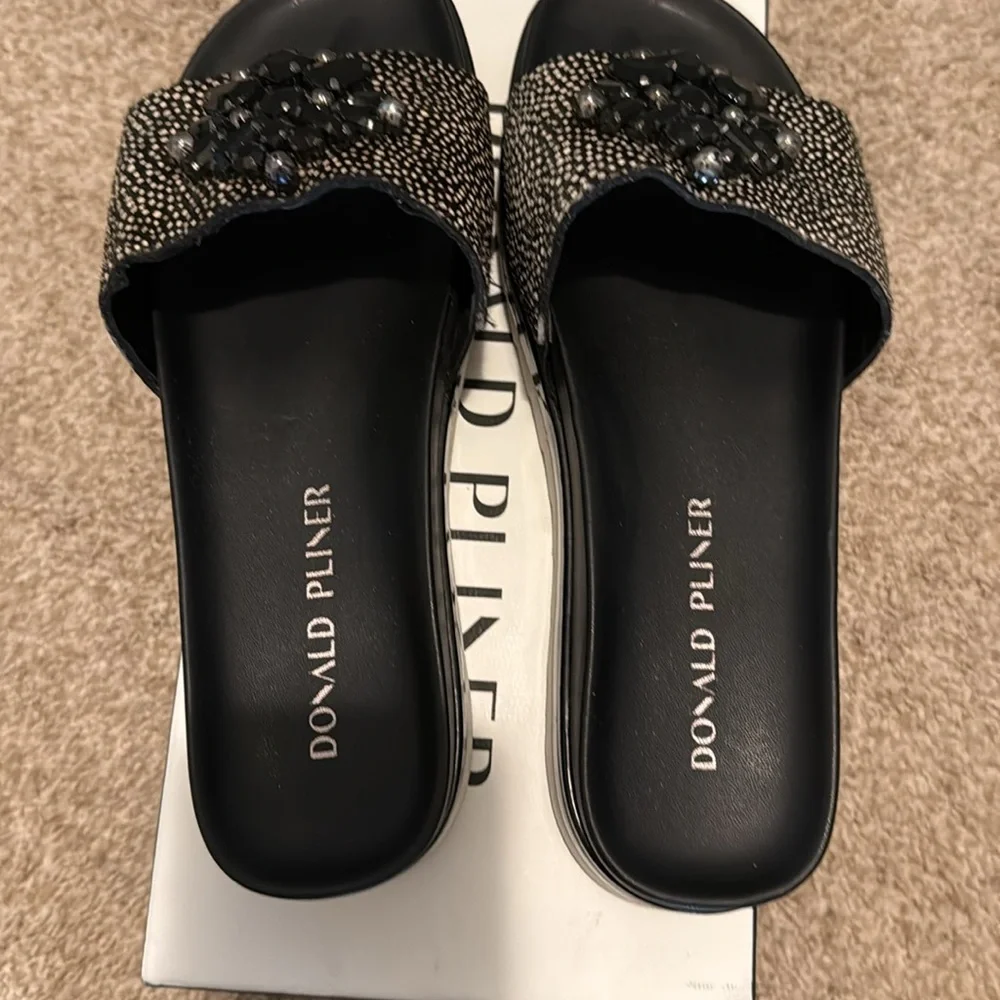 Sandals - Picture 4 of 5